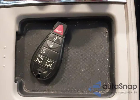 2012 Chrysler Town & Country Touring из США, поврежденный, VIN 2C4RC1BG4CR169575